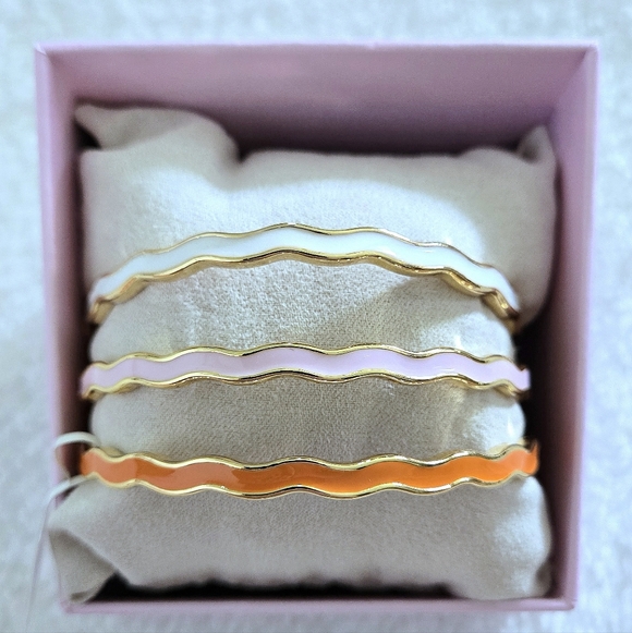 House🏠 of Harlow 1960 Set of Three3️⃣, Thin, Wavy🌊, Enamel, Bangle Bracelets - Picture 13 of 15